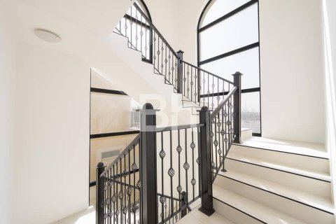 Villa in Jumeirah Park, Dubai 4 bedrooms, 561 sq.m. № 22973 - photo 8