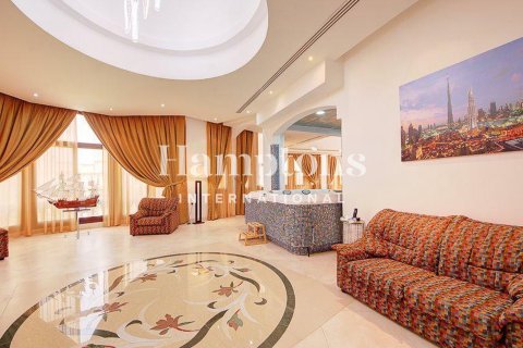 Снять в аренду виллу в Emirates Hills, Дубай: 7 спален, 1723.71947491м², № 111371 - фото 26