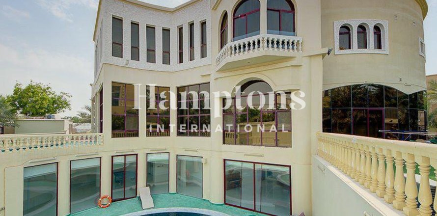 Вилла в Emirates Hills, Дубай, 7 спален, 1723.72м², № 111371