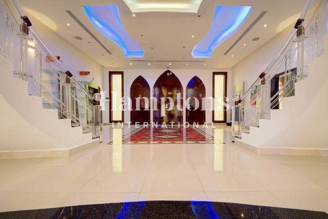 Снять в аренду виллу в Emirates Hills, Дубай: 7 спален, 1723.71947491м², № 111371 - фото 10
