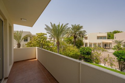 Villa in Arabian Ranches, Dubai 3 bedrooms, 329.99 sq.m. № 142259 - photo 11
