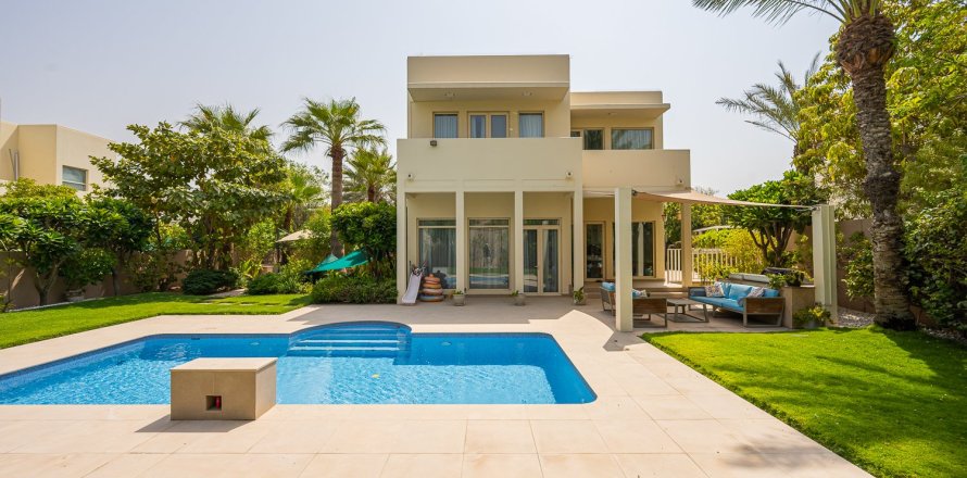 Villa in Arabian Ranches, Dubai 3 bedrooms, 329.99 sq.m. № 142259