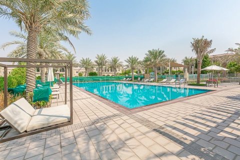 Townhouse in Dubai 3 bedrooms, 186.2 sq.m. № 49870 - photo 2
