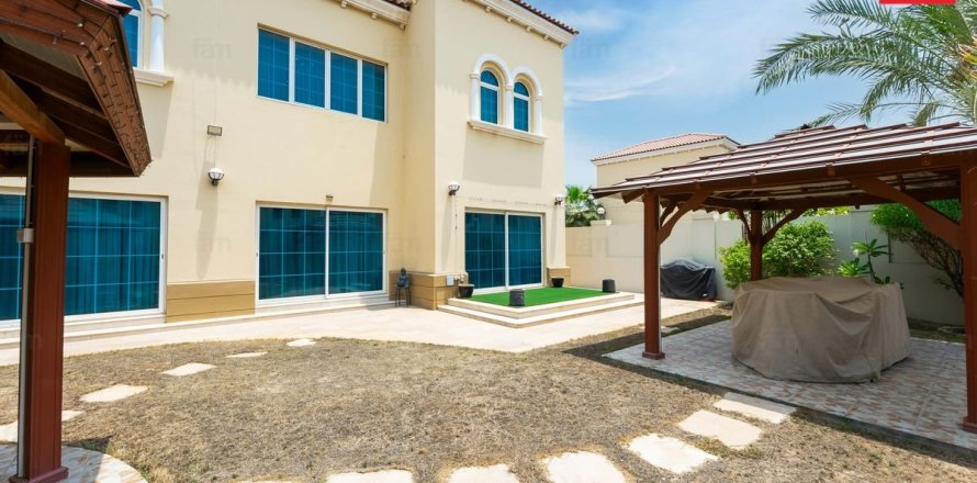 Villa in Jumeirah Park, Dubai 4 bedrooms, 513 sq.m. № 114066