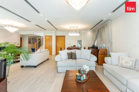 Villa in Jumeirah Park, Dubai 4 bedrooms, 513 sq.m. № 114066 - photo 26