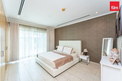 Villa in Jumeirah Park, Dubai 4 bedrooms, 513 sq.m. № 114066 - photo 9