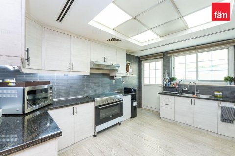 Villa in Jumeirah Park, Dubai 4 bedrooms, 513 sq.m. № 114066 - photo 5