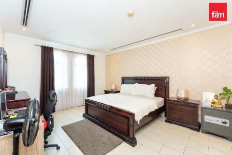 Villa in Jumeirah Park, Dubai 4 bedrooms, 513 sq.m. № 114066 - photo 15