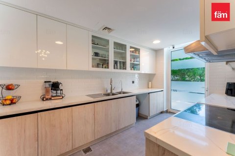 Townhouse in Dubai 4 bedrooms, 367.6 sq.m. № 114067 - photo 7
