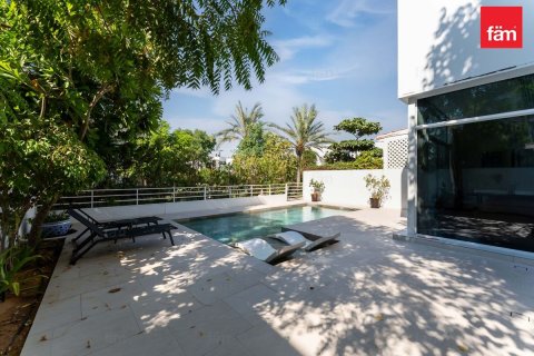 Townhouse in Dubai 4 bedrooms, 367.6 sq.m. № 114067 - photo 16