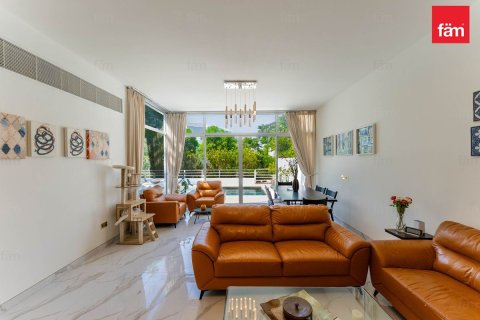 Townhouse in Dubai 4 bedrooms, 367.6 sq.m. № 114067 - photo 4