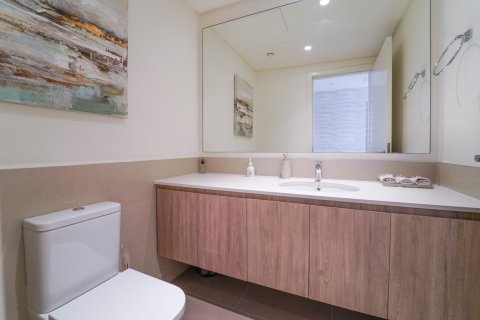 Купить квартиру в Дубае: 3 спальни, 147м², № 103224 - фото 11