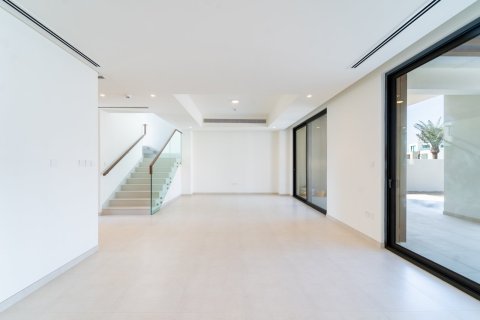 Villa en Dubai, 5 dormitorios, 528 m², № 103223 - foto 2