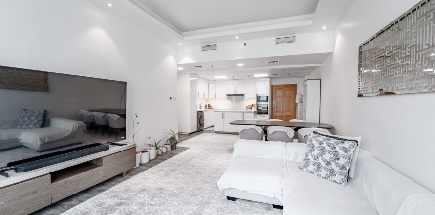 Apartment in Jumeirah Islands, Dubai 2 bedrooms, 122 sq.m. № 137877