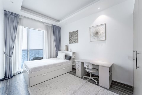 Apartment in Jumeirah Islands, Dubai 2 bedrooms, 122 sq.m. № 137877 - photo 8