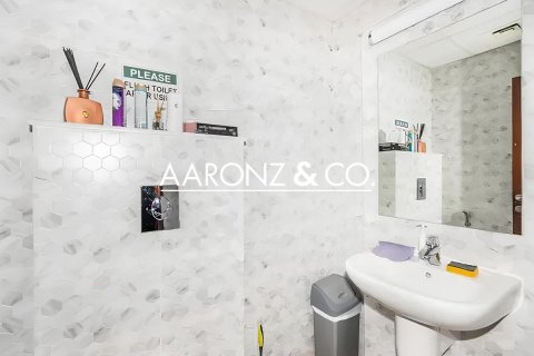 Bureau à Jumeirah Lake Towers, Dubai, 97 m², № 94468 - photo 9