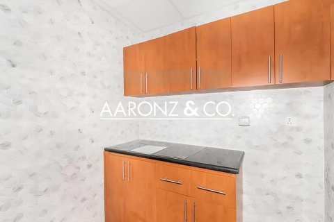 Bureau à Jumeirah Lake Towers, Dubai, 97 m², № 94468 - photo 8