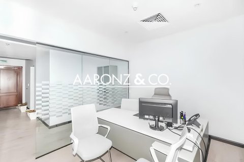 Bureau à Jumeirah Lake Towers, Dubai, 97 m², № 94468 - photo 3