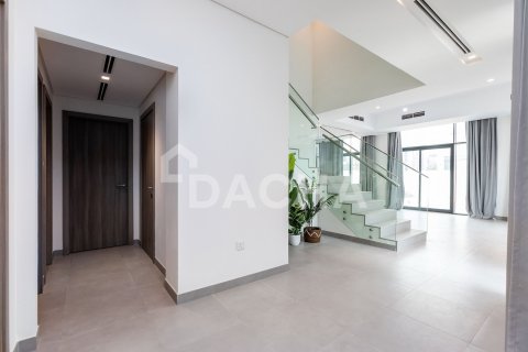Villa in Al Furjan, Dubai 5 bedrooms, 413 sq.m. № 104901 - photo 8
