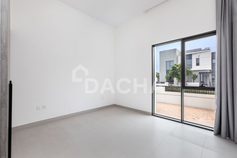 Villa in Al Furjan, Dubai 5 bedrooms, 413 sq.m. № 104901 - photo 17