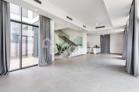 Villa in Al Furjan, Dubai 5 bedrooms, 413 sq.m. № 104901 - photo 7