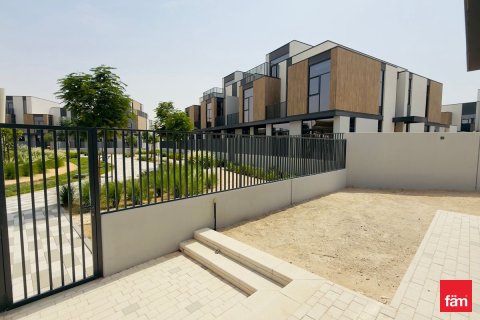 Townhouse in Dubai 4 bedrooms, 281.7 sq.m. № 41485 - photo 17