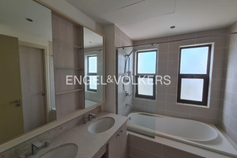 Villa en Dubai, 4 dormitorios, 401 m², № 102328 - foto 3