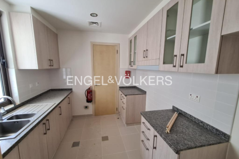 Villa en Dubai, 4 dormitorios, 401 m², № 102328 - foto 5