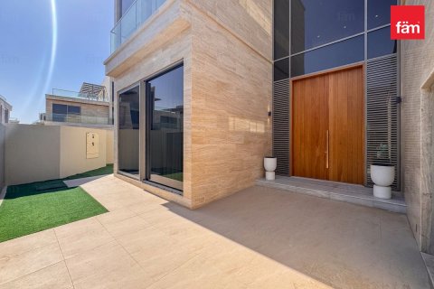 Villa à Dubai, 5 chambres, 672 m², № 110687 - photo 4