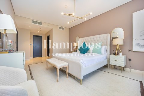 Apartment in FIVE Palm Jumeirah, Palm Jumeirah, Dubai 2 bedrooms, 206.22979552 sq.m. № 123977 - photo 7