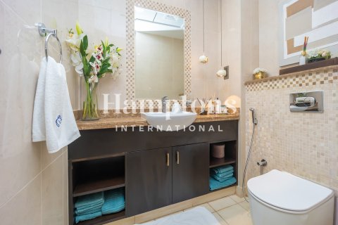 Apartment in FIVE Palm Jumeirah, Palm Jumeirah, Dubai 2 bedrooms, 206.22979552 sq.m. № 123977 - photo 12
