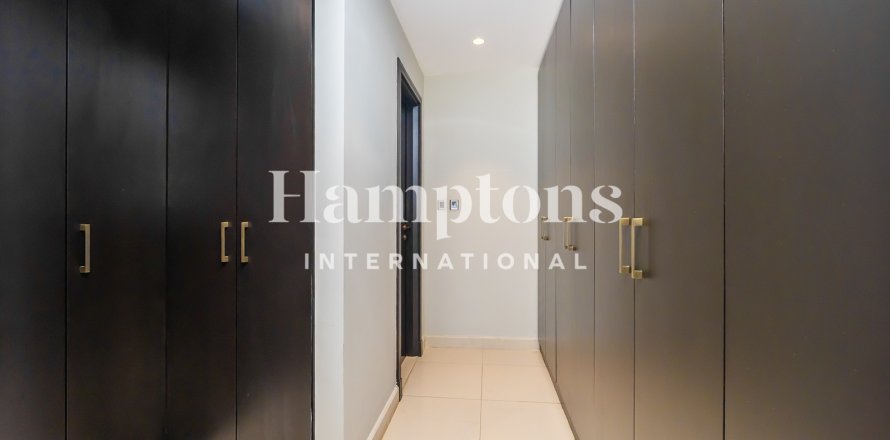Apartment in FIVE Palm Jumeirah, Palm Jumeirah, Dubai 2 bedrooms, 206.23 sq.m. № 123977