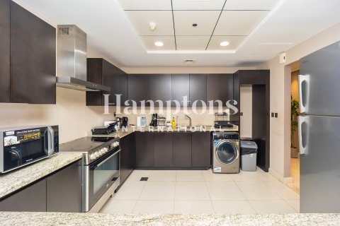 Apartment in FIVE Palm Jumeirah, Palm Jumeirah, Dubai 2 bedrooms, 206.22979552 sq.m. № 123977 - photo 11