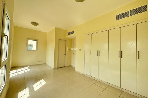 Townhouse in The Springs, Dubai 2 bedrooms, 231.5 sq.m. № 47576 - photo 17