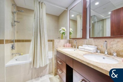 Apartamento en Downtown Dubai (Downtown Burj Dubai), Dubai, 2 dormitorios, 130 m², № 78565 - foto 8