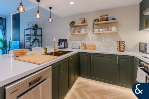 Apartamento en Jumeirah Lake Towers, Dubai, 1 dormitorio, 77 m², № 78563 - foto 2