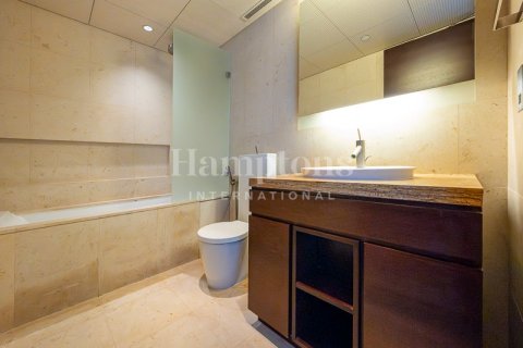 Apartment in Burj Khalifa, Dubai 3 bedrooms, 216.73526676 sq.m. № 118441 - photo 28