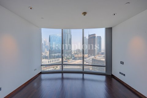 Apartment in Burj Khalifa, Dubai 3 bedrooms, 216.73526676 sq.m. № 118441 - photo 13