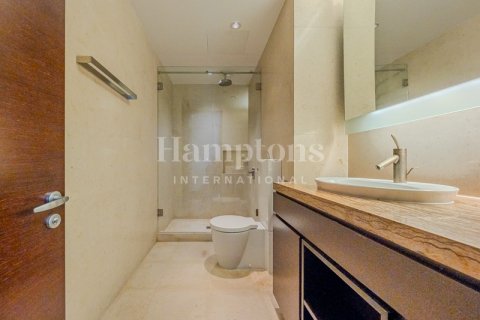 Apartment in Burj Khalifa, Dubai 3 bedrooms, 216.73526676 sq.m. № 118441 - photo 18