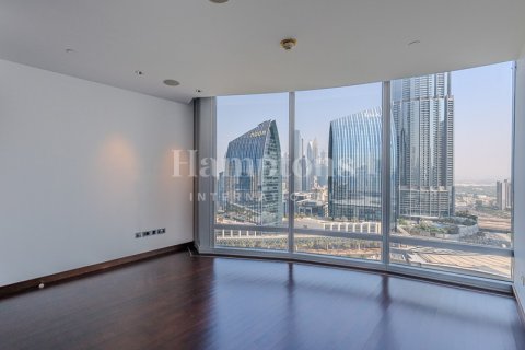Apartment in Burj Khalifa, Dubai 3 bedrooms, 216.73526676 sq.m. № 118441 - photo 24