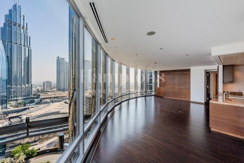 Apartment in Burj Khalifa, Dubai 3 bedrooms, 216.73526676 sq.m. № 118441 - photo 6
