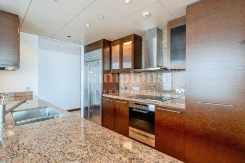 Apartment in Burj Khalifa, Dubai 3 bedrooms, 216.73526676 sq.m. № 118441 - photo 21