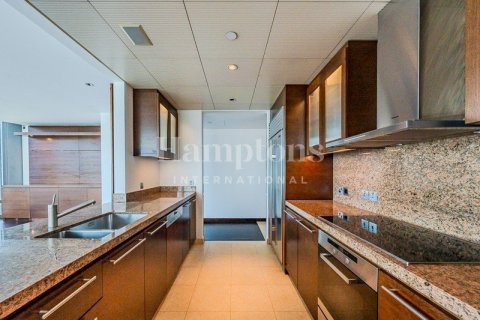 Apartment in Burj Khalifa, Dubai 3 bedrooms, 216.73526676 sq.m. № 118441 - photo 23