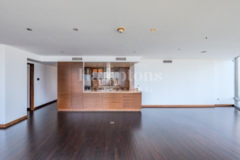 Apartment in Burj Khalifa, Dubai 3 bedrooms, 216.73526676 sq.m. № 118441 - photo 7