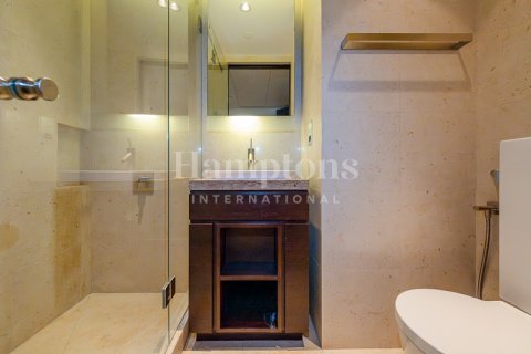 Apartment in Burj Khalifa, Dubai 3 bedrooms, 216.73526676 sq.m. № 118441 - photo 10