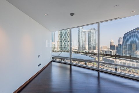 Apartment in Burj Khalifa, Dubai 3 bedrooms, 216.73526676 sq.m. № 118441 - photo 17