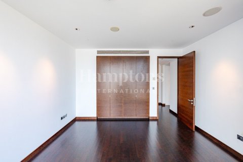 Apartment in Burj Khalifa, Dubai 3 bedrooms, 216.73526676 sq.m. № 118441 - photo 9