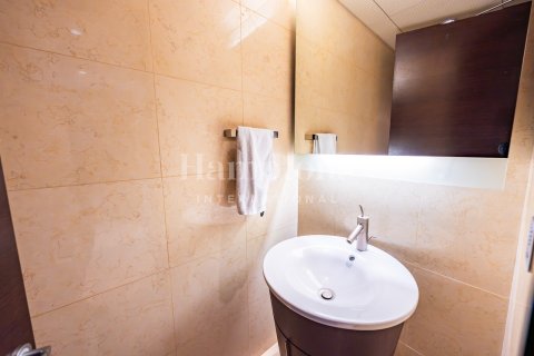 Apartment in Burj Khalifa, Dubai 1 bedroom, 101.81982994 sq.m. № 118442 - photo 10