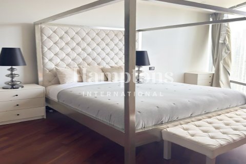 Apartment in Burj Khalifa, Dubai 1 bedroom, 101.81982994 sq.m. № 118442 - photo 6