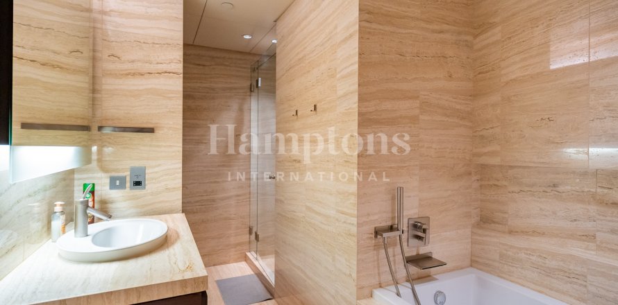 Apartment in Burj Khalifa, Dubai 1 bedroom, 101.82 sq.m. № 118442